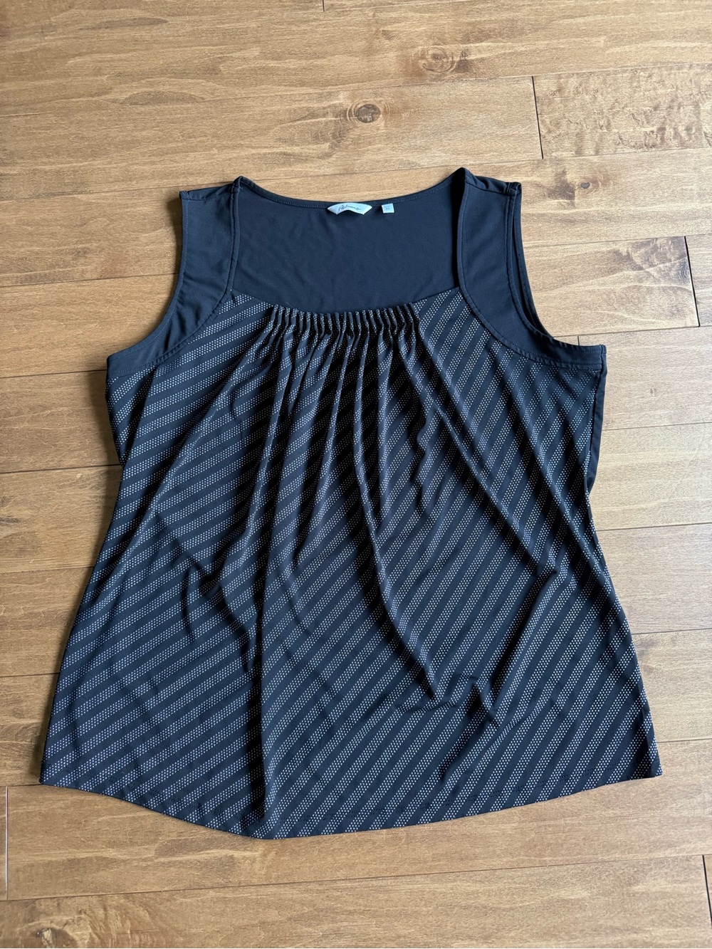 Black Sleeveless Gathered Front Women's Tank Top with Stretch
